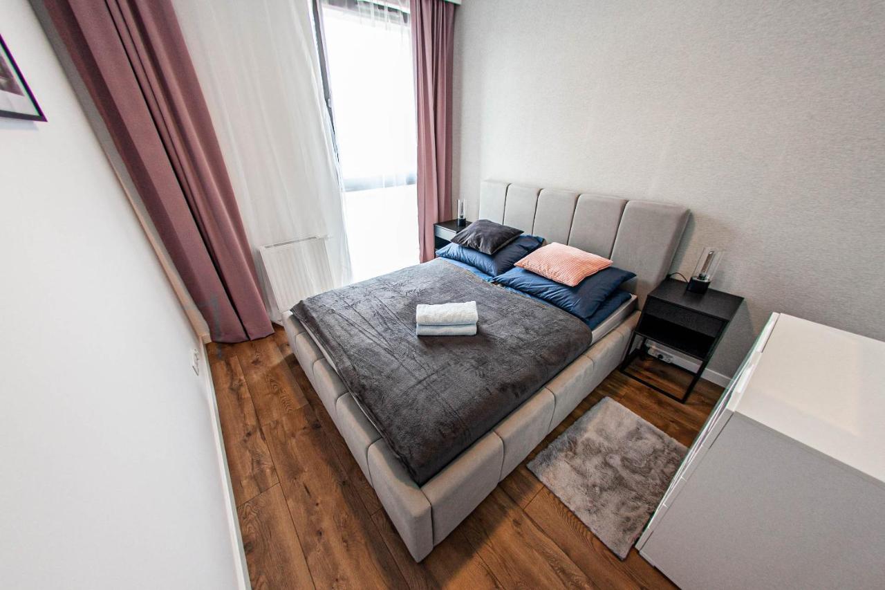 Euro Apartments New Gardens Delux กดัญสก์ ภายนอก รูปภาพ