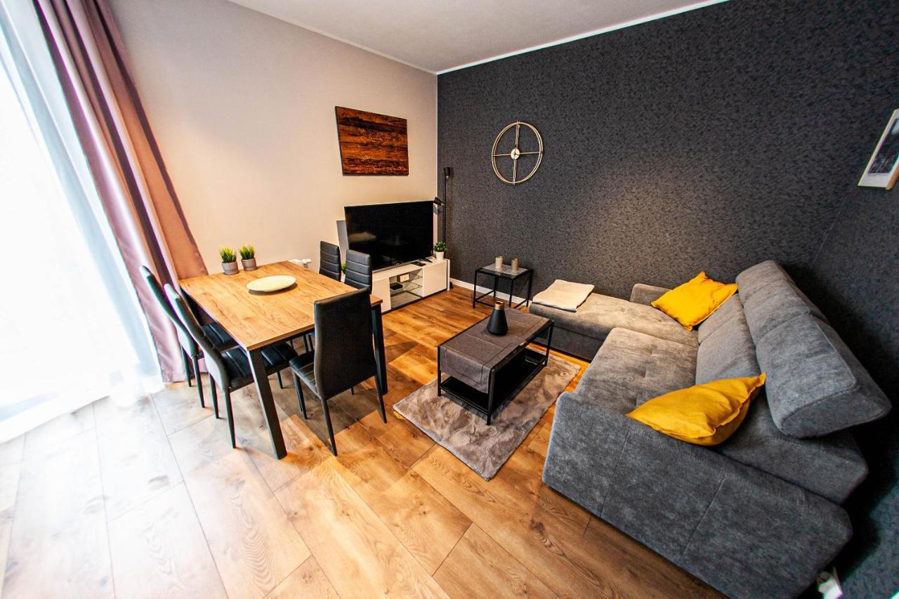 Euro Apartments New Gardens Delux กดัญสก์ ภายนอก รูปภาพ